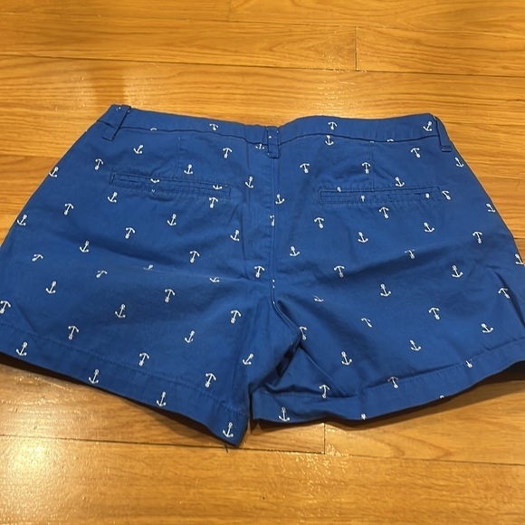 OLD Navy  anchor pattern shorts size 4. - Picture 4 of 8